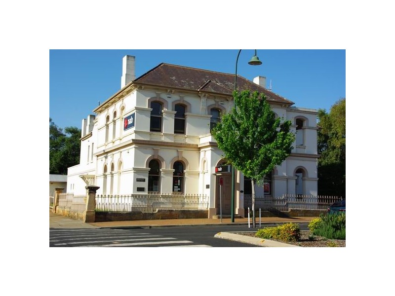 2-14 Swift Street, Wellington NSW 2820