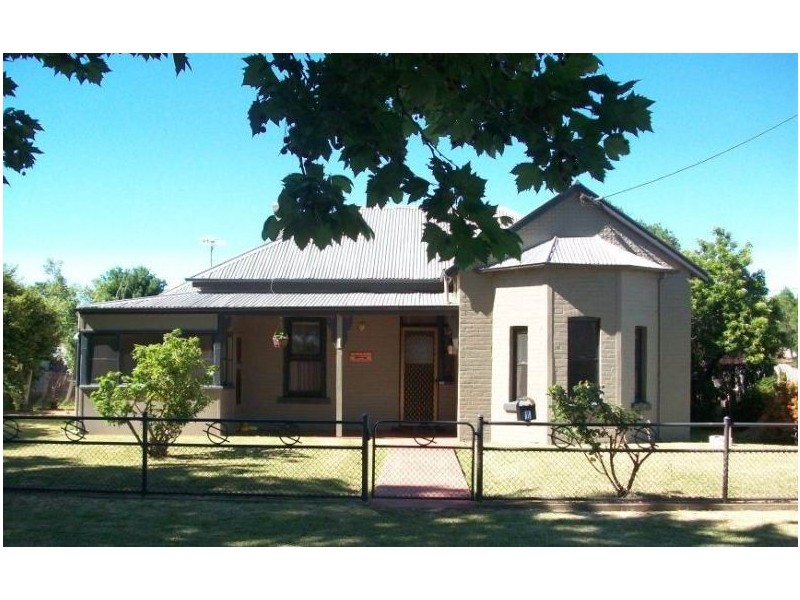 1 Whiteley Street, Wellington NSW 2820