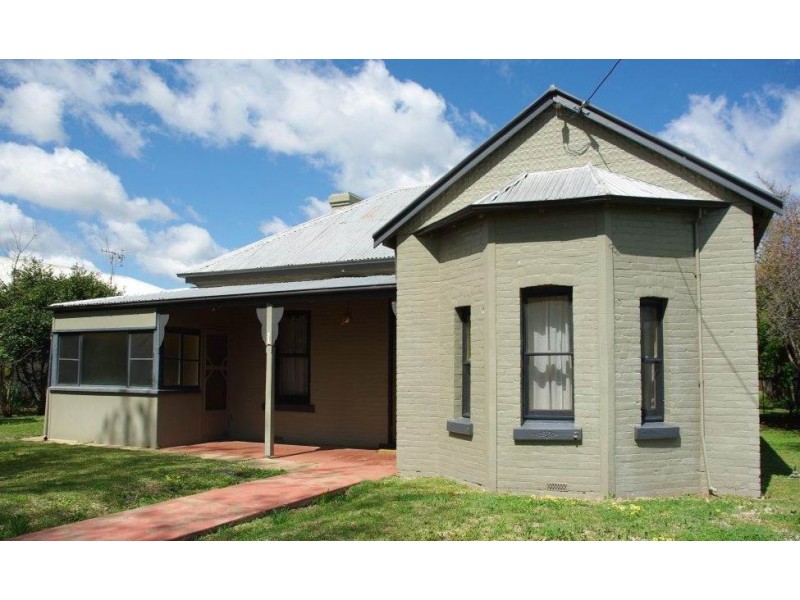 1 Whiteley Street, Wellington NSW 2820