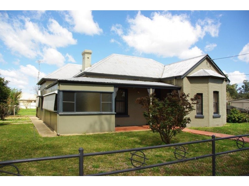 1 Whiteley Street, Wellington NSW 2820