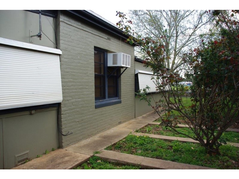 1 Whiteley Street, Wellington NSW 2820
