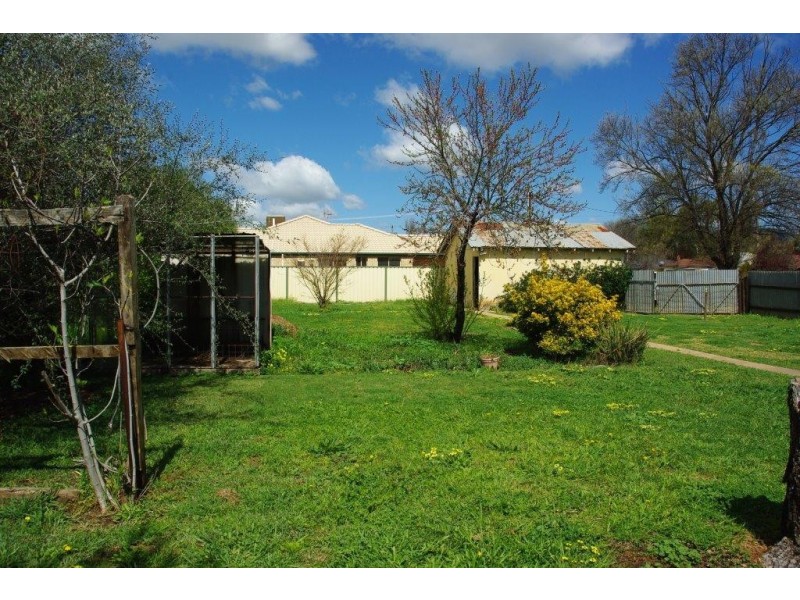 1 Whiteley Street, Wellington NSW 2820