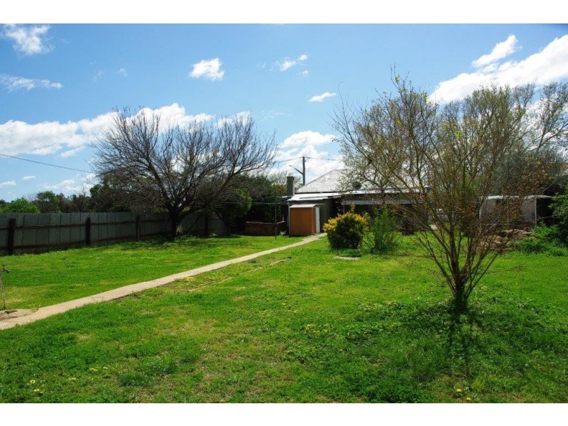 1 Whiteley Street, Wellington NSW 2820