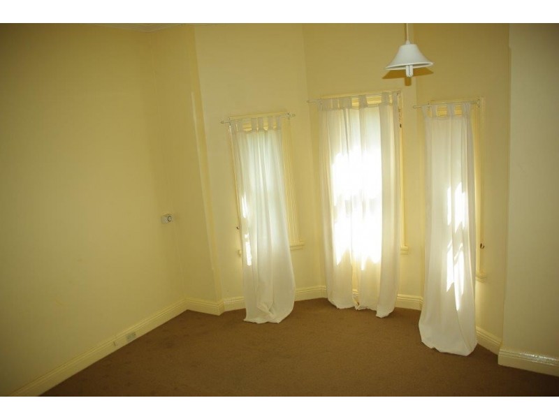 1 Whiteley Street, Wellington NSW 2820