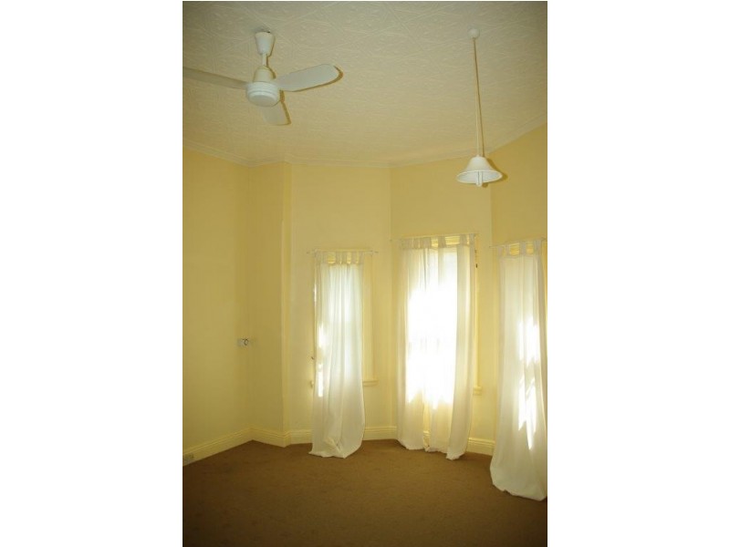 1 Whiteley Street, Wellington NSW 2820