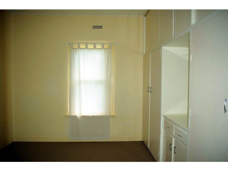 1 Whiteley Street, Wellington NSW 2820