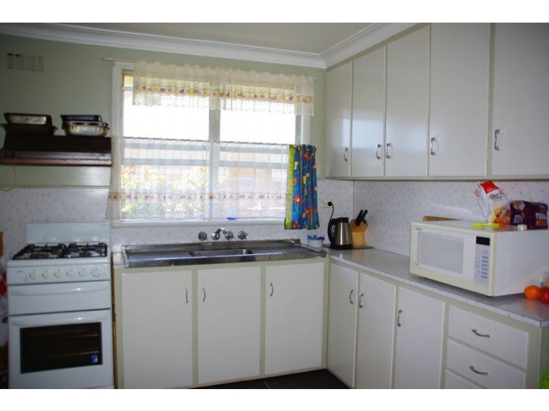 4 Clive Street, Wellington NSW 2820