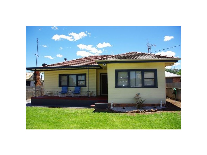12 Dibbs Street, Wellington NSW 2820
