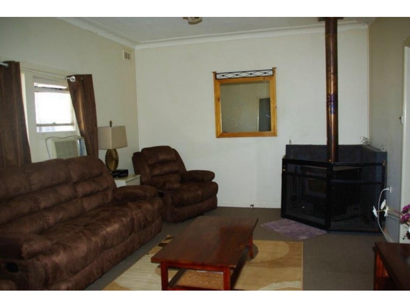 12 Dibbs Street, Wellington NSW 2820