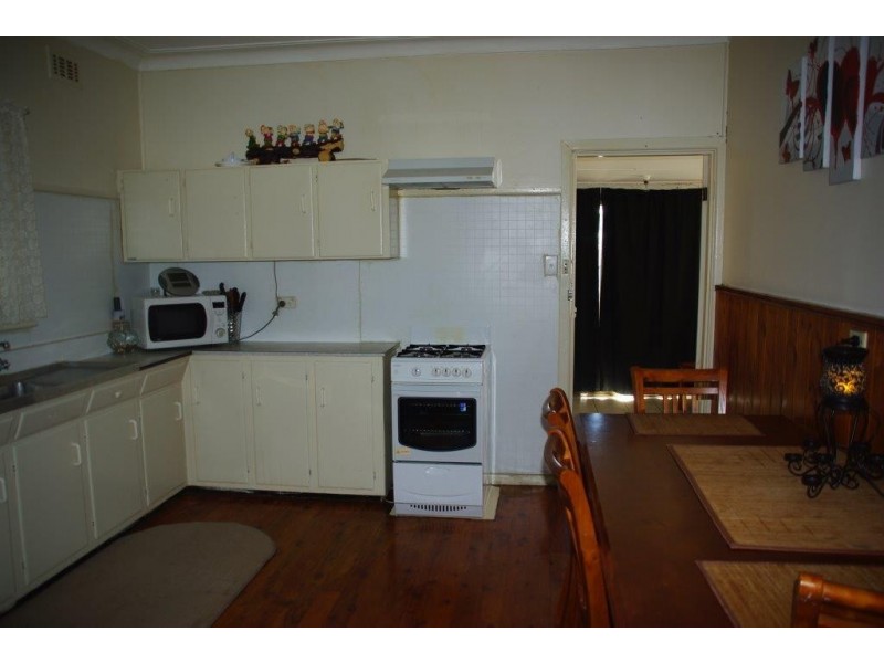 12 Dibbs Street, Wellington NSW 2820