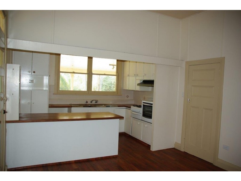 10 Whiteley Street, Wellington NSW 2820