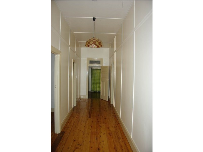 10 Whiteley Street, Wellington NSW 2820