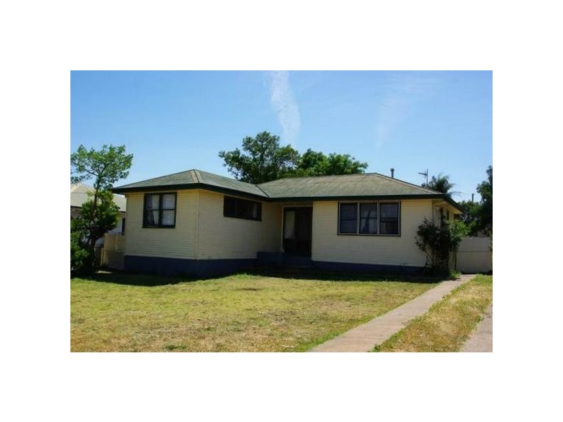 10 Elizabeth Street, Wellington NSW 2820