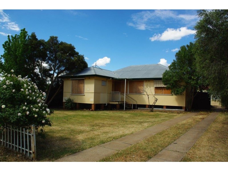 2 Elizabeth Street, Wellington NSW 2820