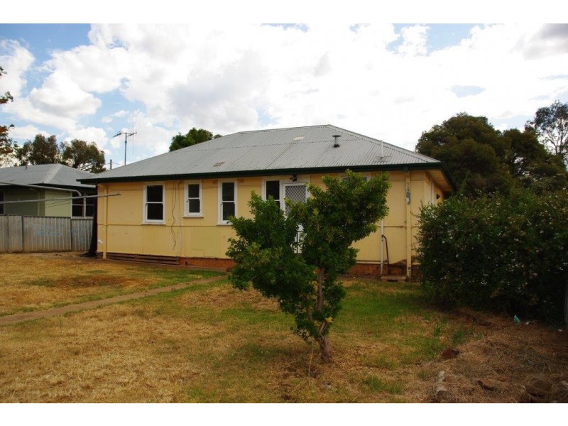 2 Elizabeth Street, Wellington NSW 2820