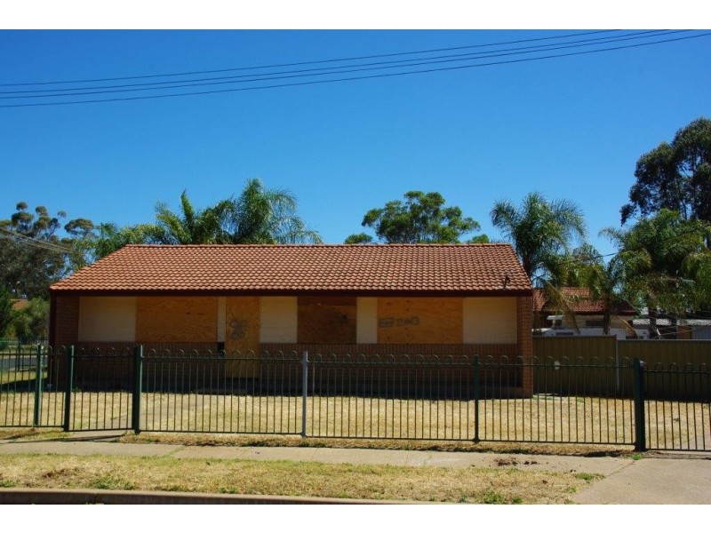 11 Walker Crescent, Wellington NSW 2820