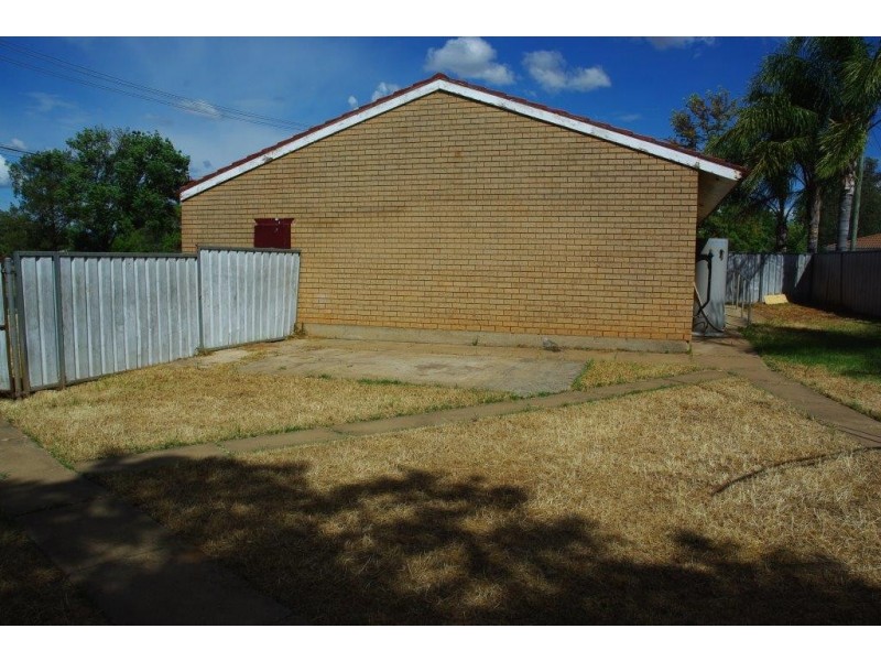 11 Walker Crescent, Wellington NSW 2820