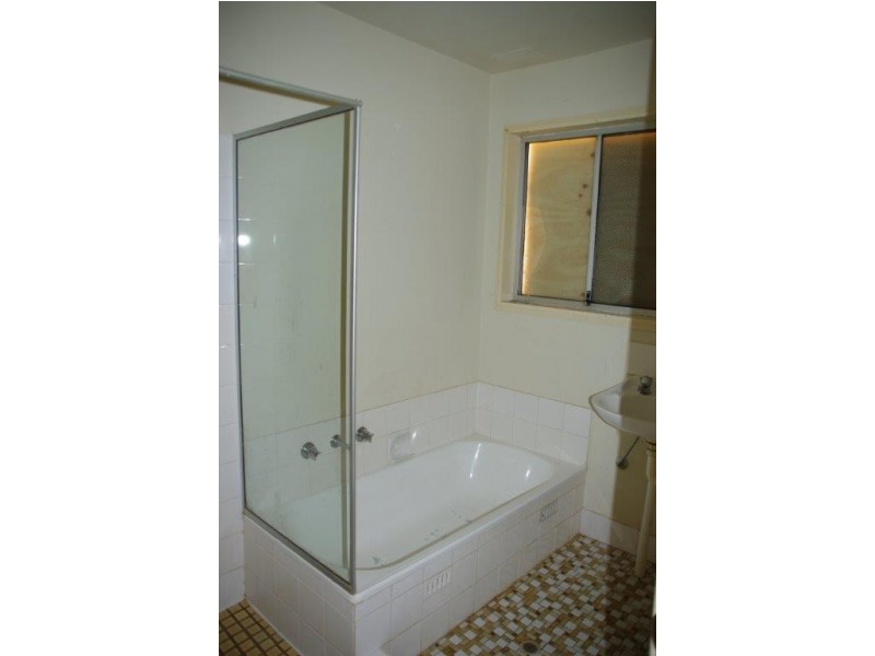 11 Walker Crescent, Wellington NSW 2820