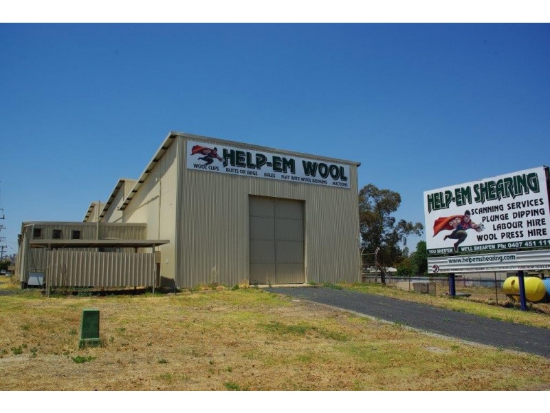 8 Mitchell Highway, Wellington NSW 2820