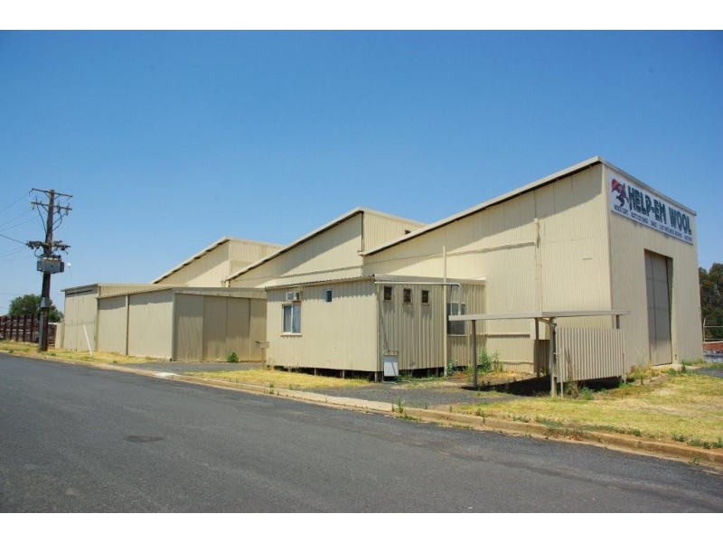 8 Mitchell Highway, Wellington NSW 2820