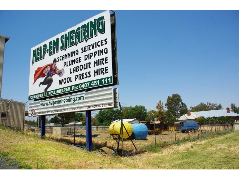 8 Mitchell Highway, Wellington NSW 2820