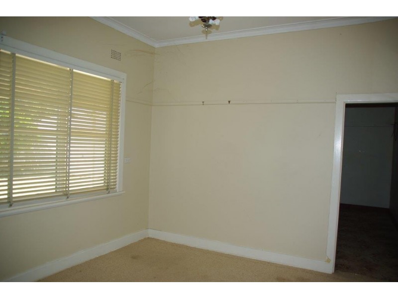 52 Raymond Street, Wellington NSW 2820