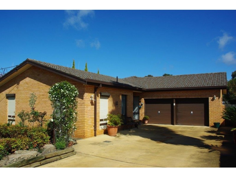61 simpson Street, Wellington NSW 2820