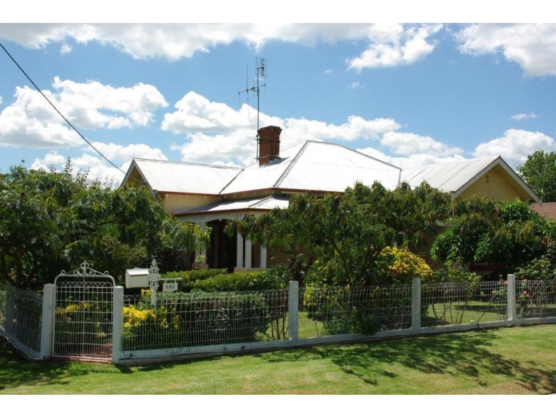 100 Whiteley Street, Wellington NSW 2820