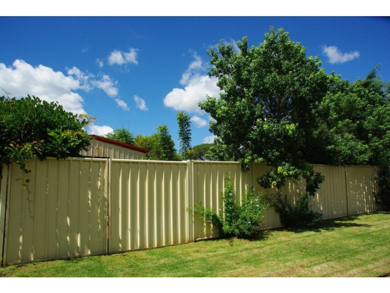 100 Whiteley Street, Wellington NSW 2820