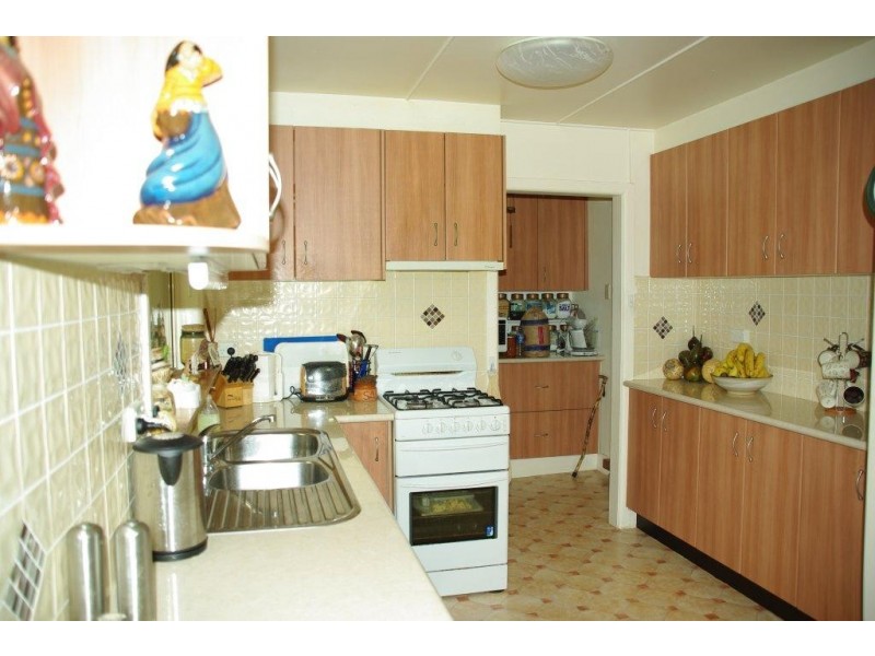 100 Whiteley Street, Wellington NSW 2820