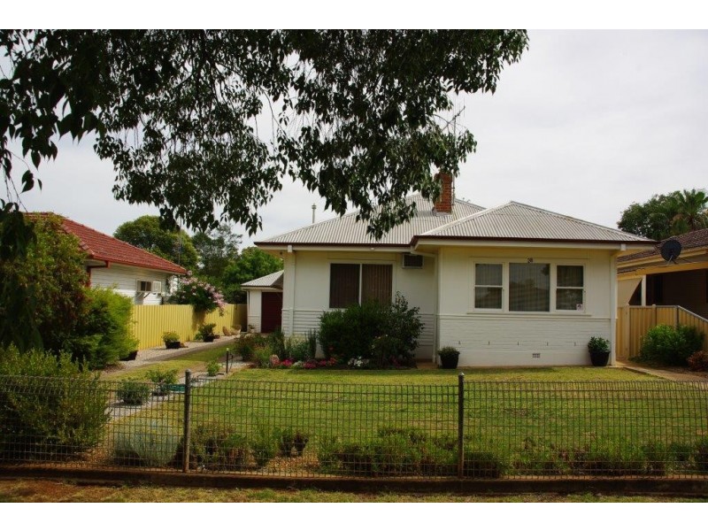 28 Clive Street, Wellington NSW 2820