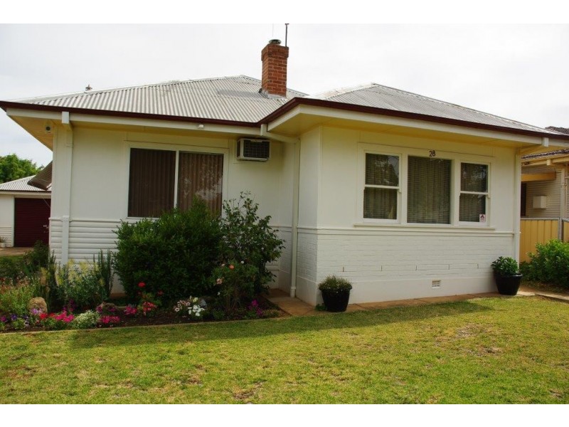 28 Clive Street, Wellington NSW 2820