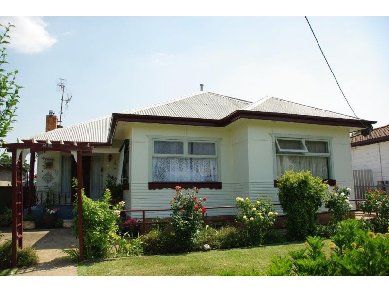 28 Short Street, Wellington NSW 2820