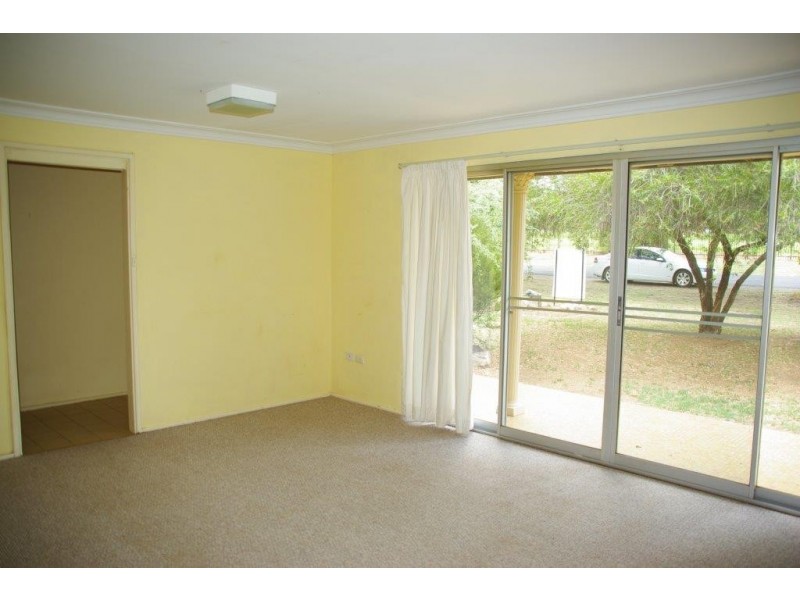 90 Gobolion Street, Wellington NSW 2820