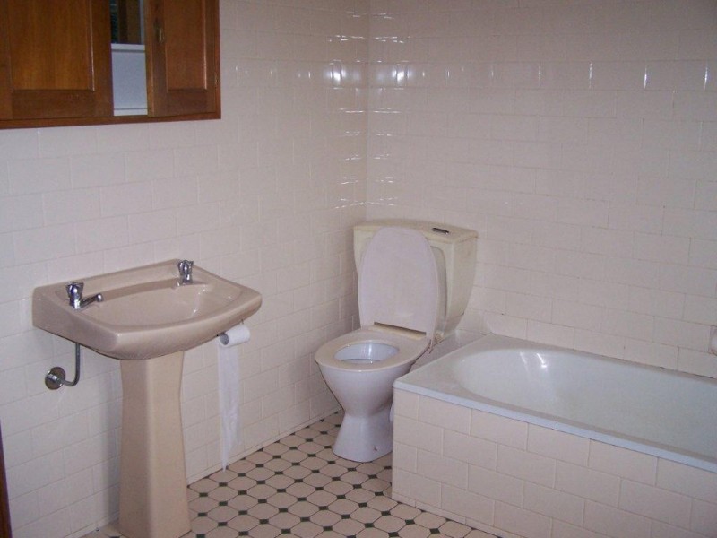 70 Simpson Street, Wellington NSW 2820