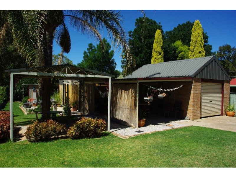 1 nicholii Street, Wellington NSW 2820