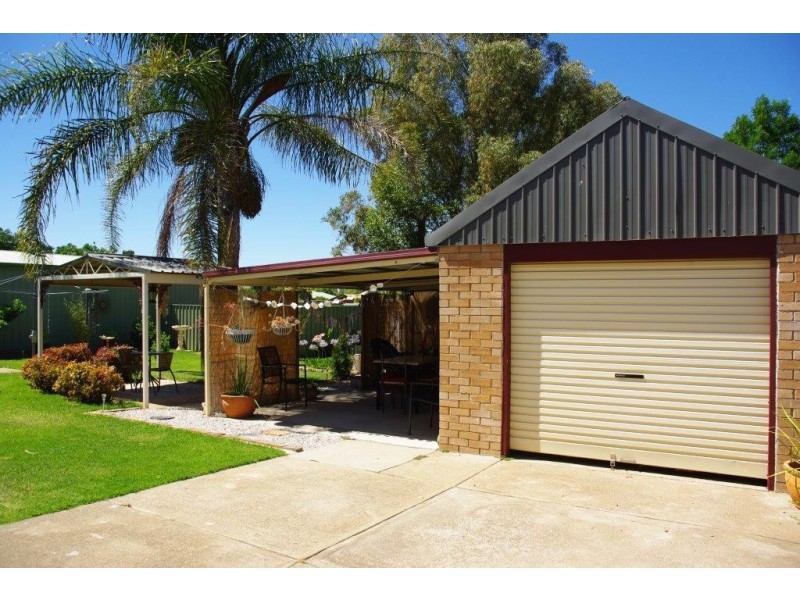 1 nicholii Street, Wellington NSW 2820