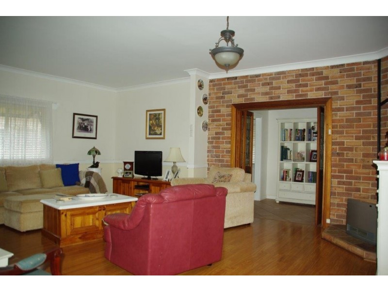 9 Ford Street, Wellington NSW 2820