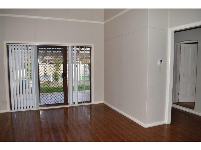 49 Warne Street, Wellington NSW 2820