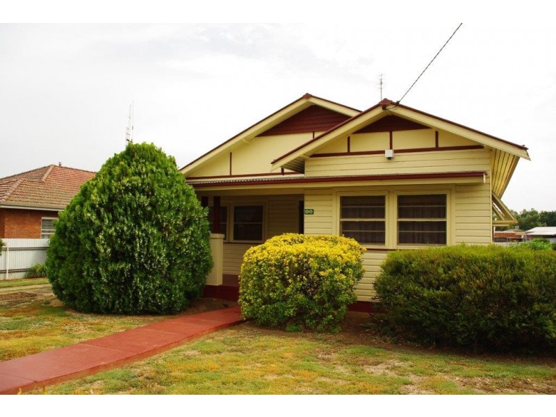 48 whiteley Street, Wellington NSW 2820