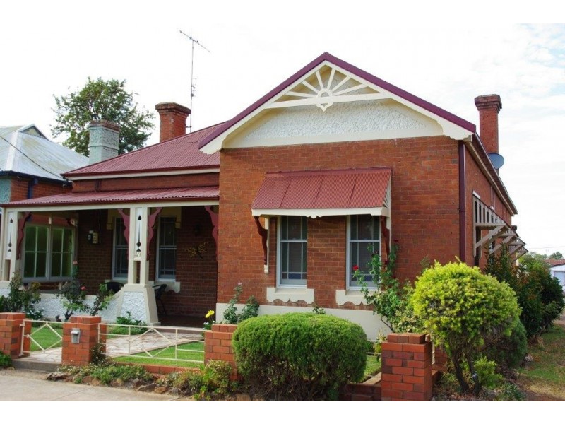 49 Warne Street, Wellington NSW 2820