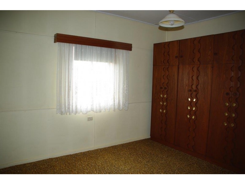 33 Charles Street, Wellington NSW 2820