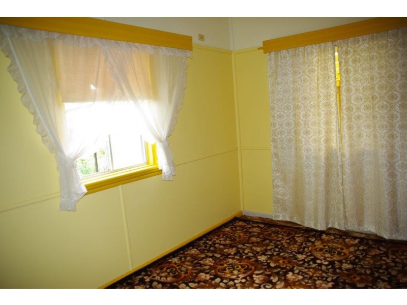 33 Charles Street, Wellington NSW 2820