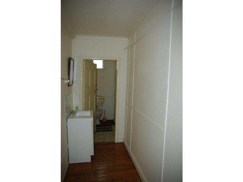 33 Charles Street, Wellington NSW 2820