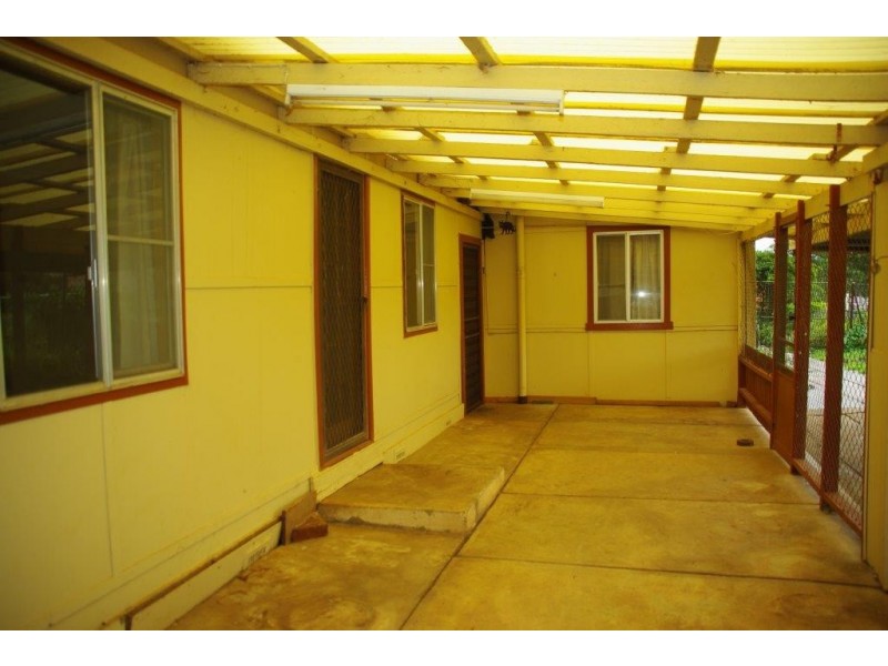 33 Charles Street, Wellington NSW 2820