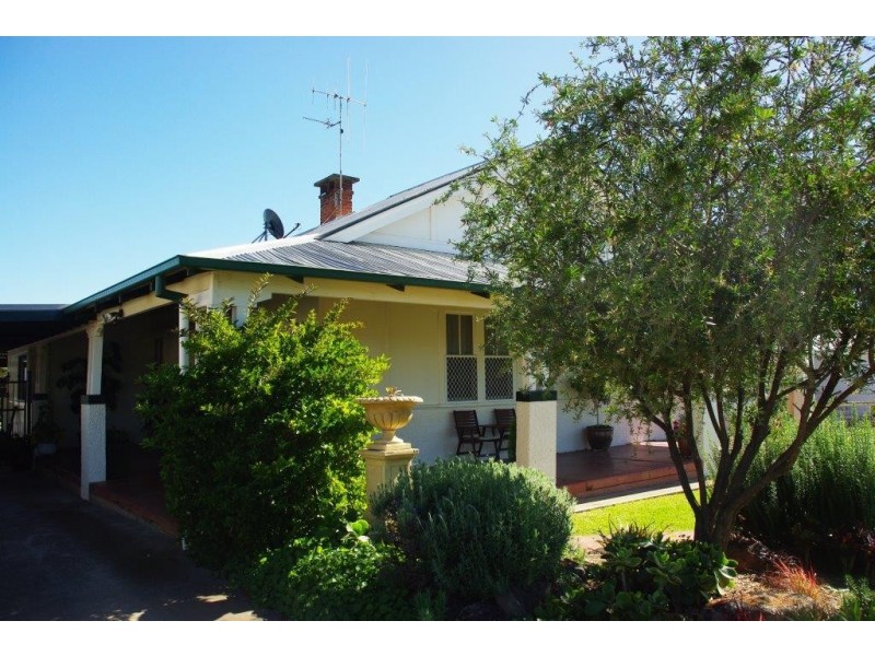35 Simpson Street, Wellington NSW 2820