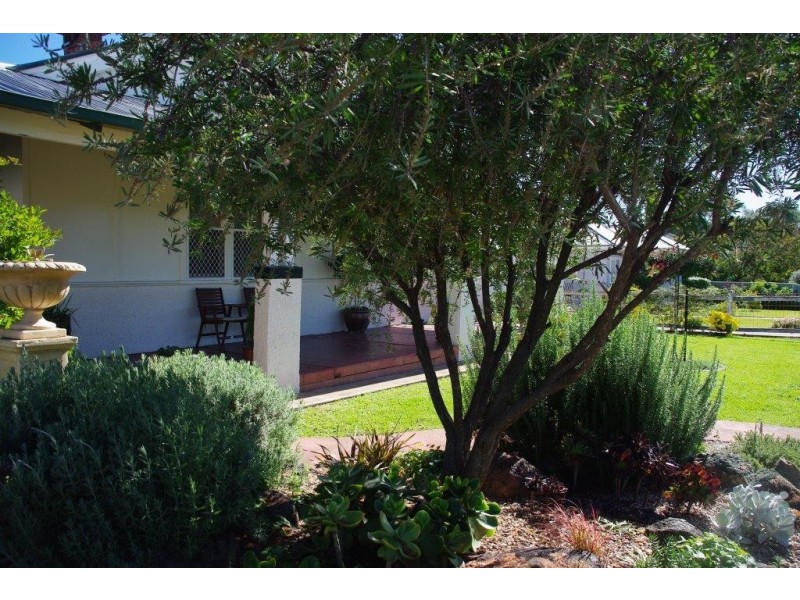 35 Simpson Street, Wellington NSW 2820