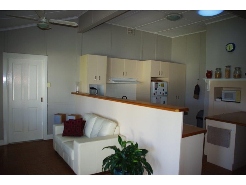 35 Simpson Street, Wellington NSW 2820