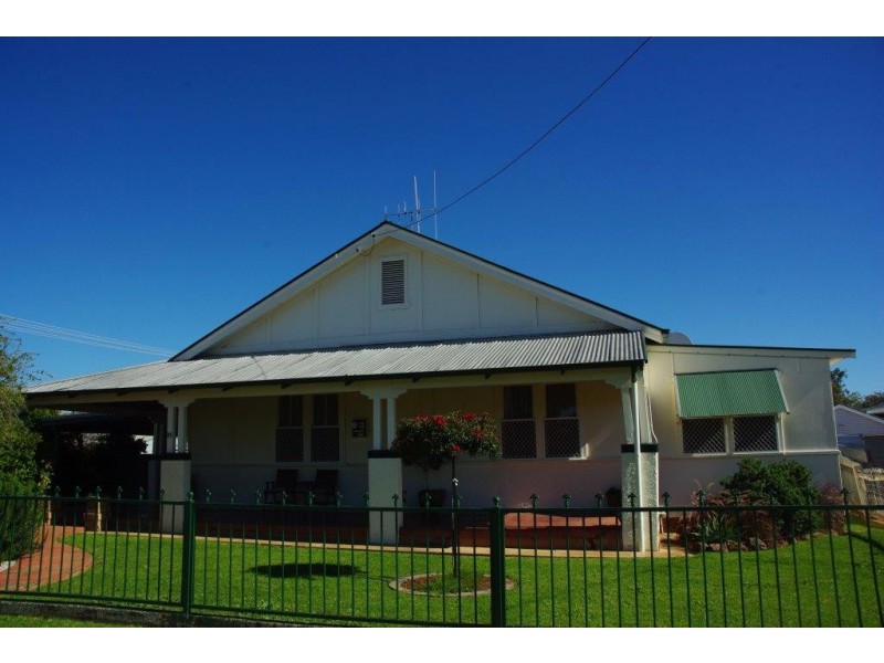 35 Simpson Street, Wellington NSW 2820