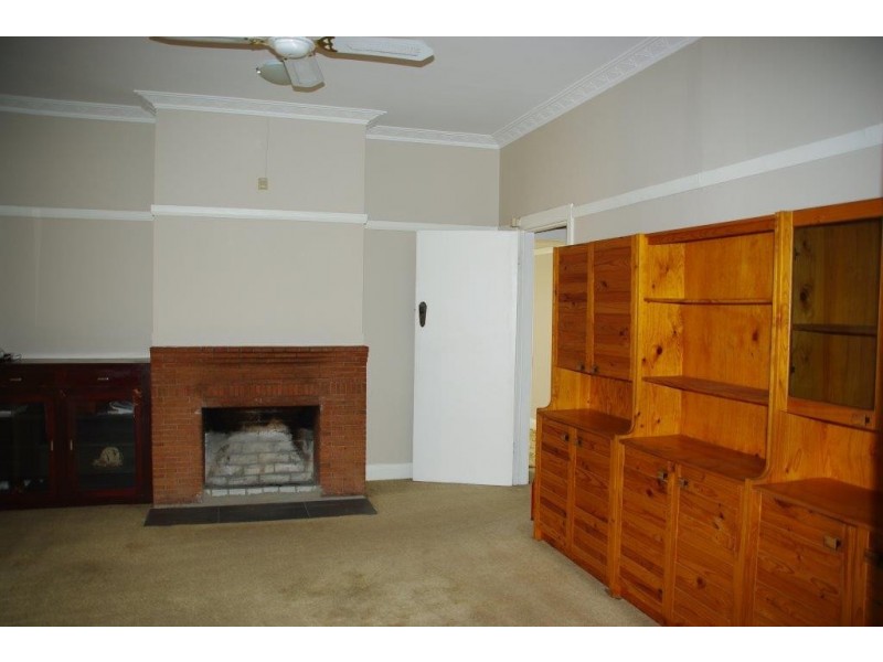 48 Whiteley Street, Wellington NSW 2820